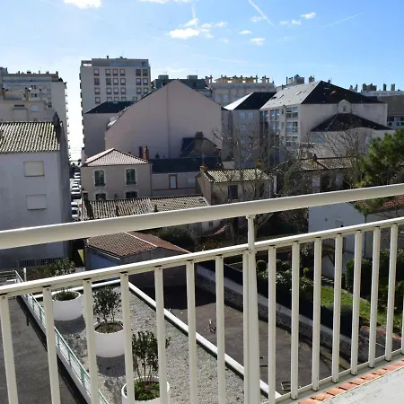 1 Chambre, Garage, Acces Direct Apartamento *